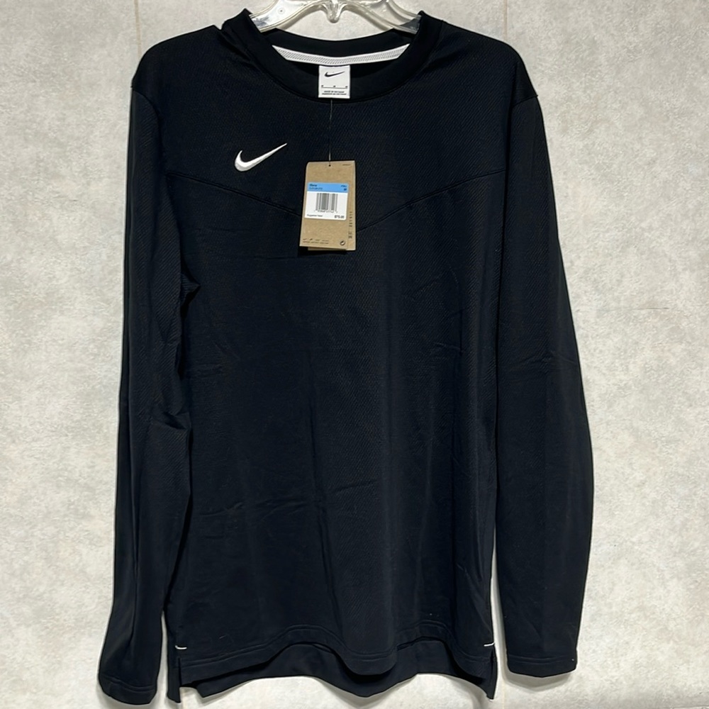 NWT Nike MOVE TO ZERO drift size medium black pullover